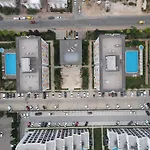 Airport Apartment *