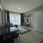 Airport Apartment *